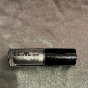 Dazzleshadow Liquid Eyeshadow - Silver